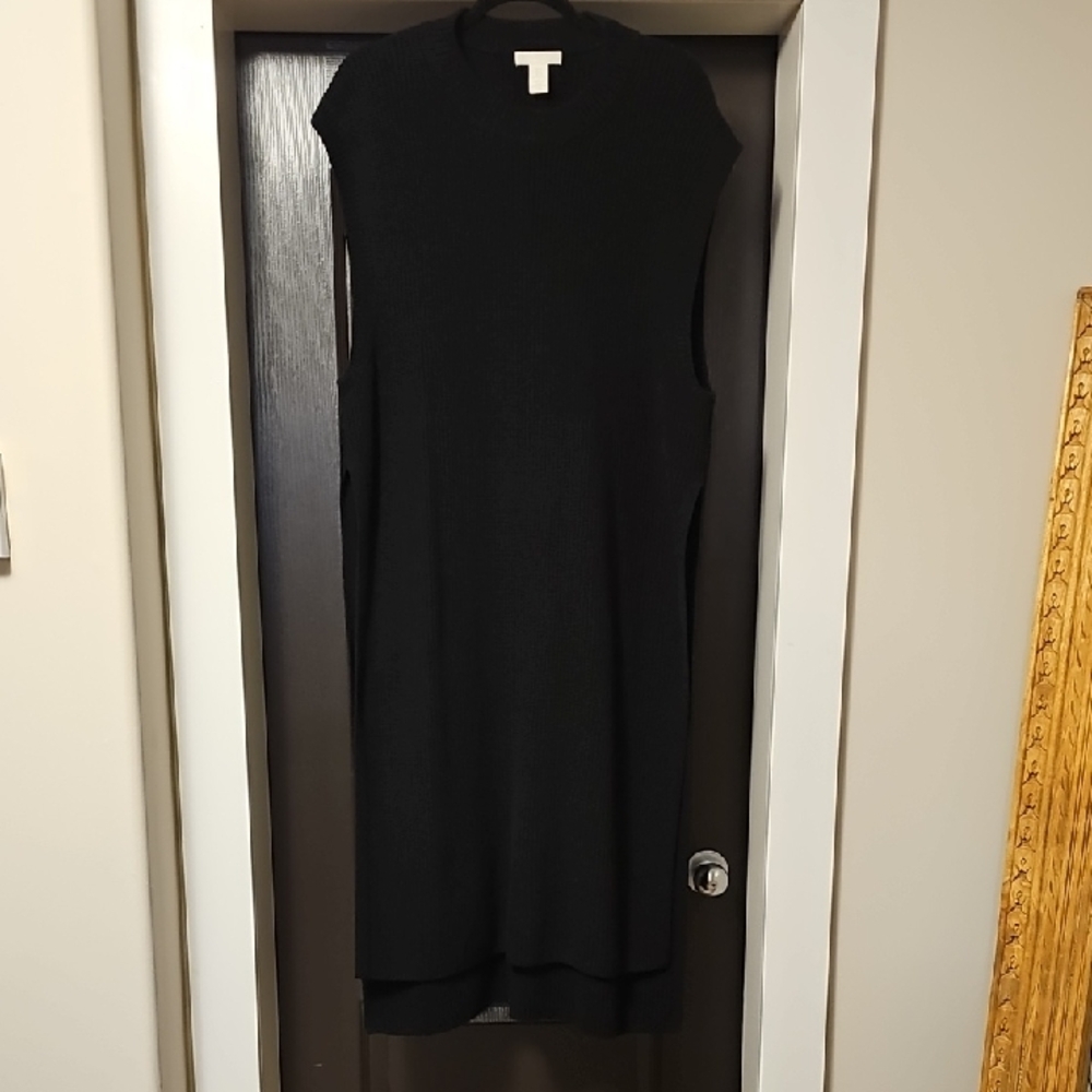 H&M Sleeveless Black Knit Sweater